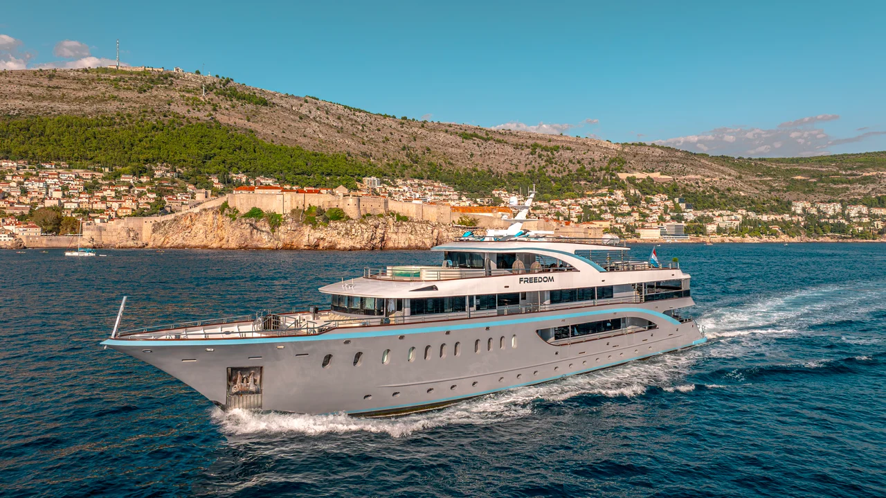 Charter Yacht FREEDOM