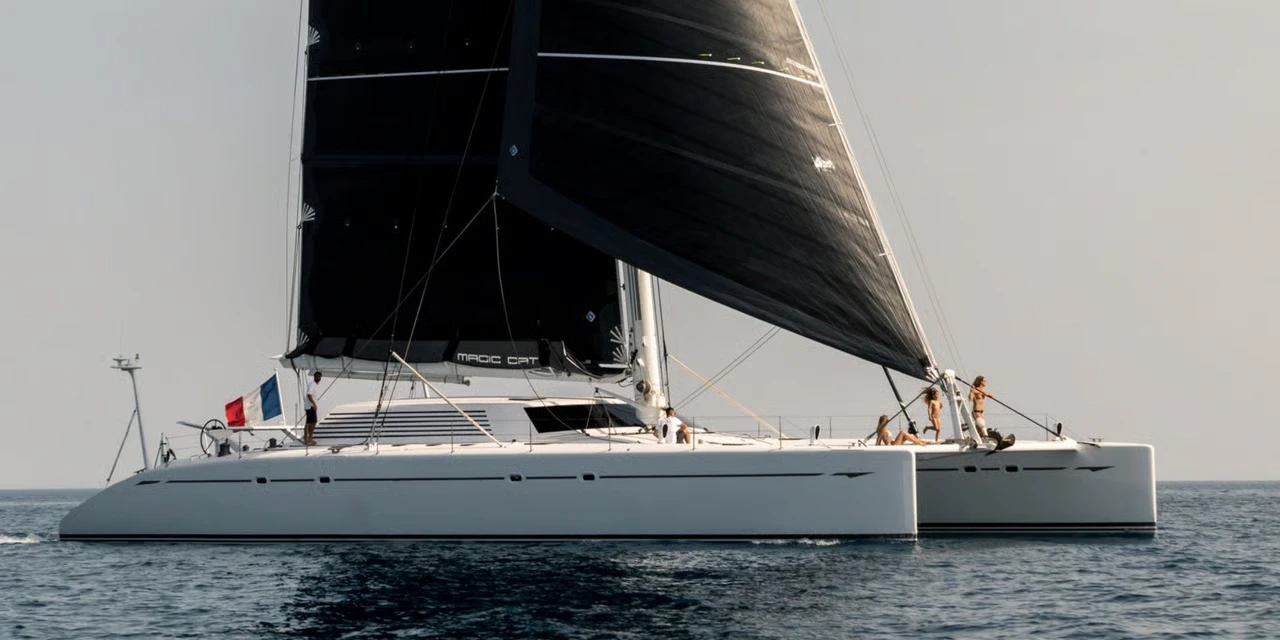 Charter Yacht MAGIC CAT