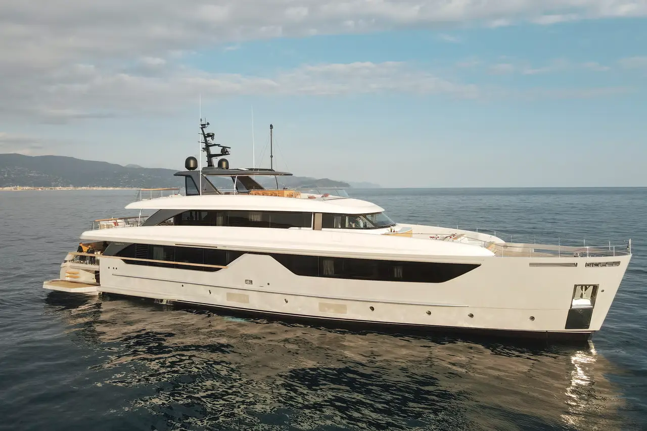 Luxury Charter Yacht ANDIAMO