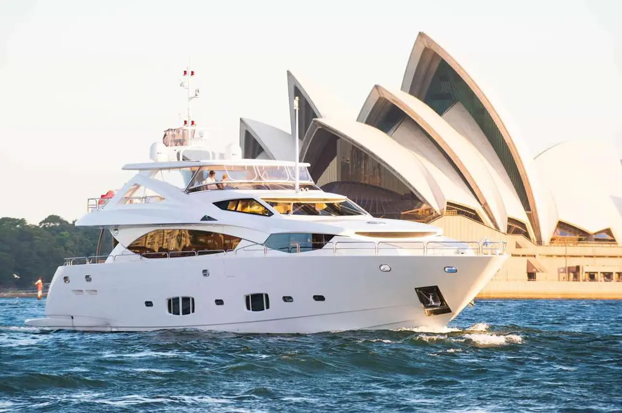 charter yacht CHAOS