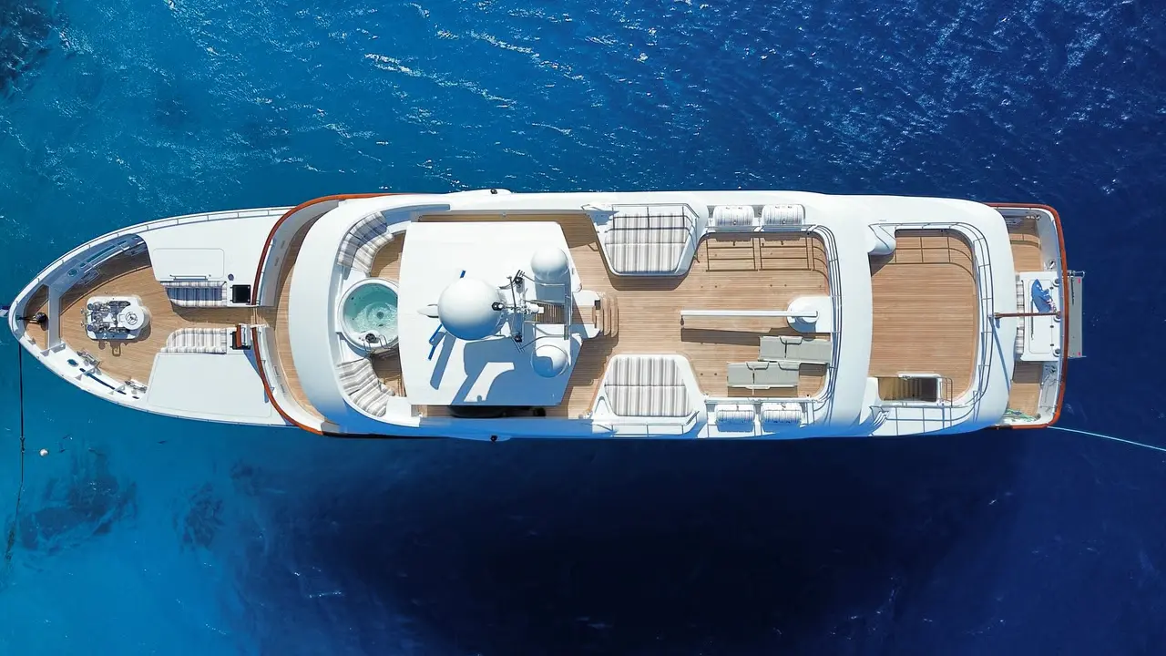 luxury charter yacht BELUGA