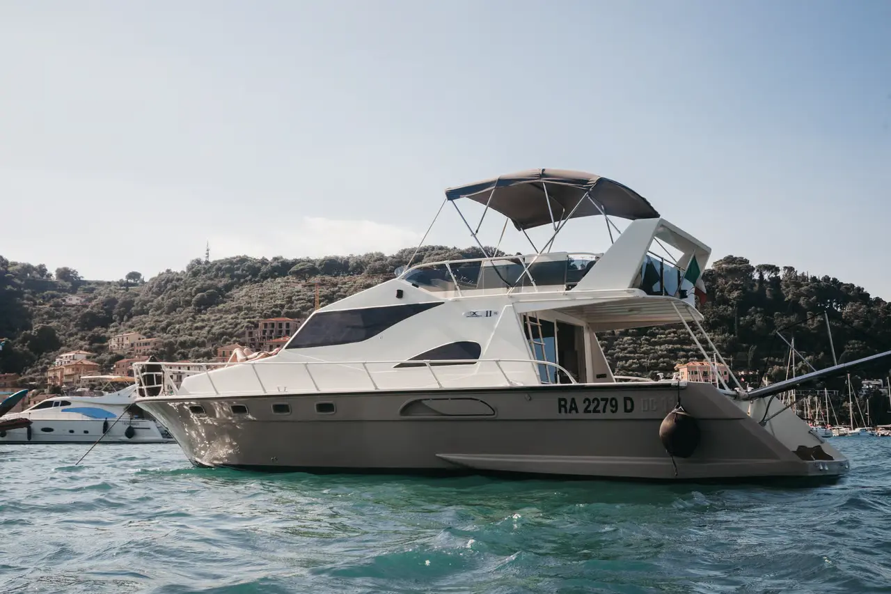 Charter Yacht ELKI4