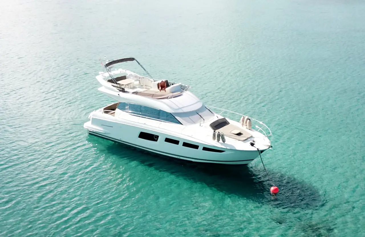 Charter Yacht PRESTIGE 500