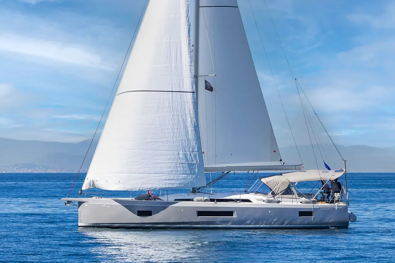 Charter Yacht AMELIE