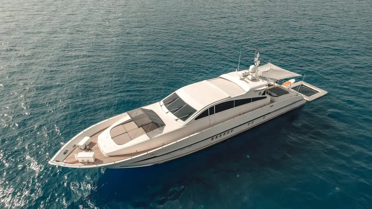 Charter Yacht MOON GLIDER