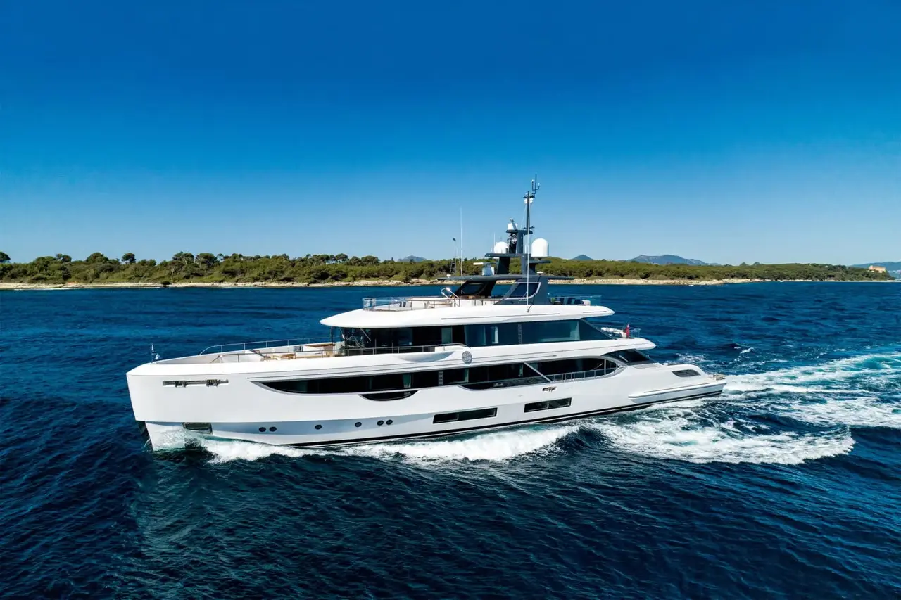 Charter Yacht NORTHERN ESCAPE