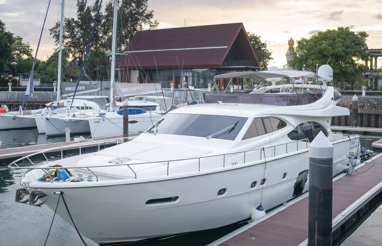 Charter Yacht SAMKARA