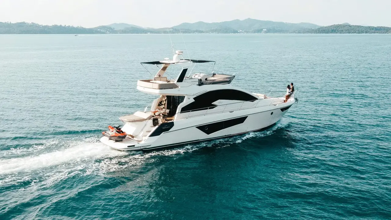 Charter Yacht SCENERY