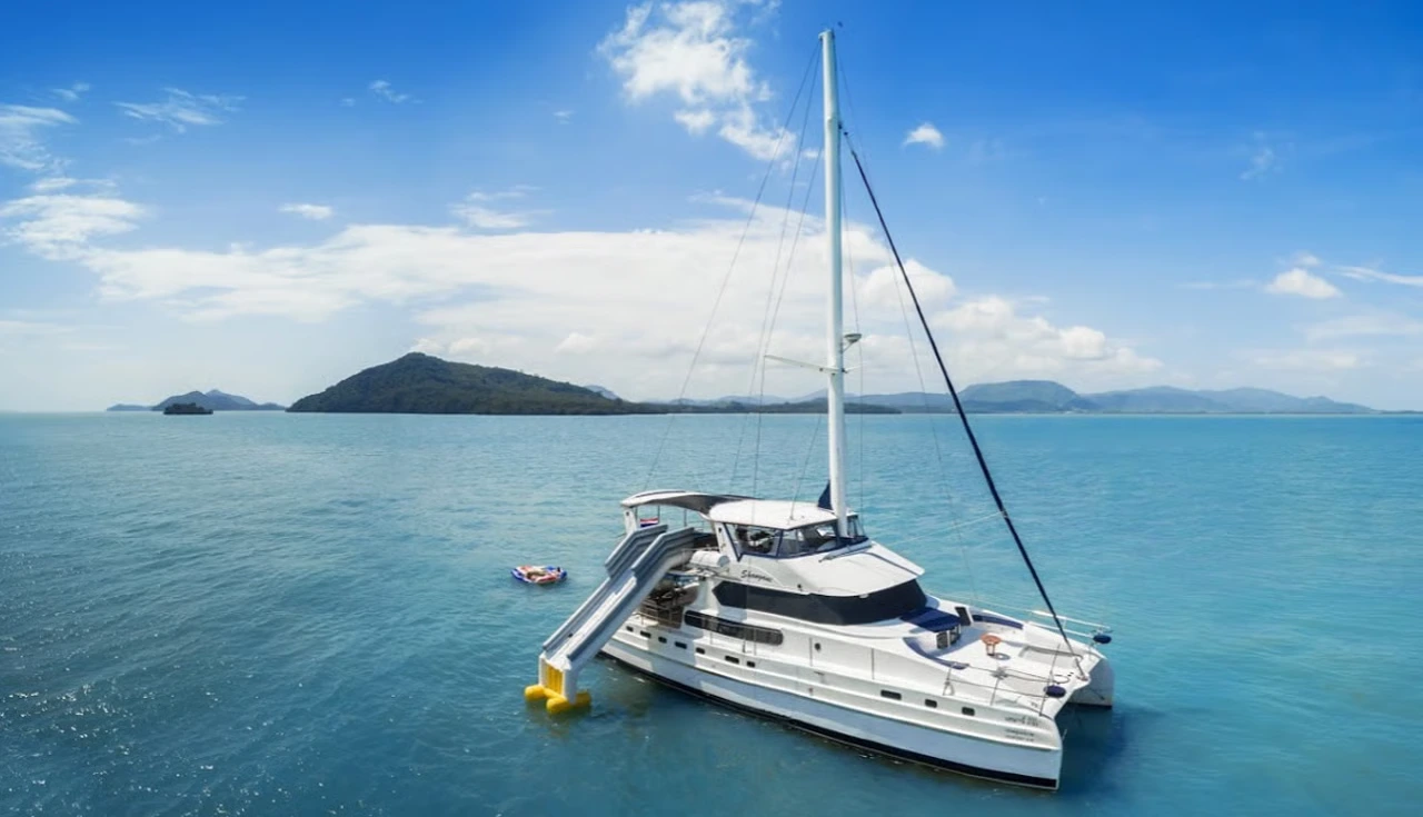 Charter Yacht SHANGANI