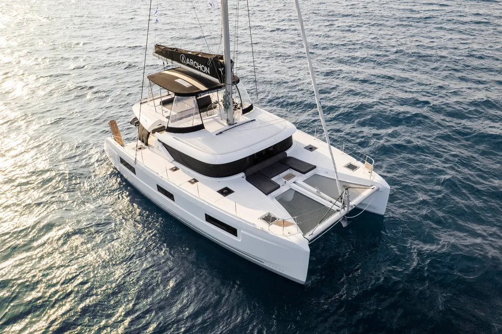 Charter Yacht SI MI AMOR