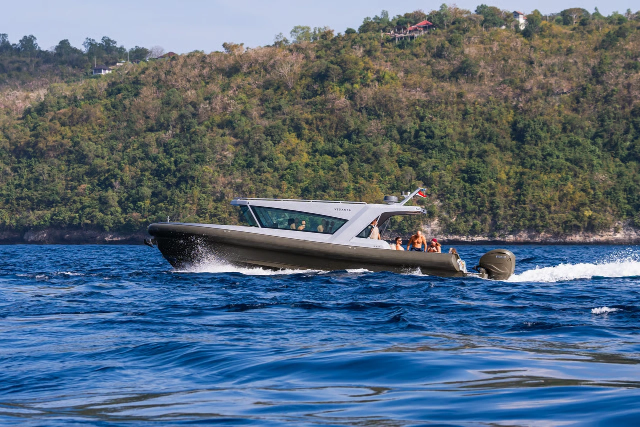 Charter Yacht VEDANTA