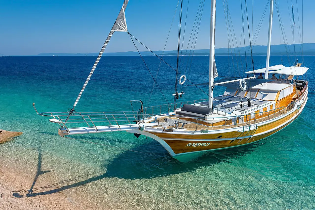 Charter Yacht ANDEO