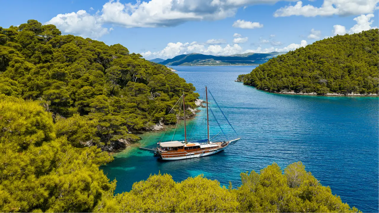 Charter Yacht ELEGANZA