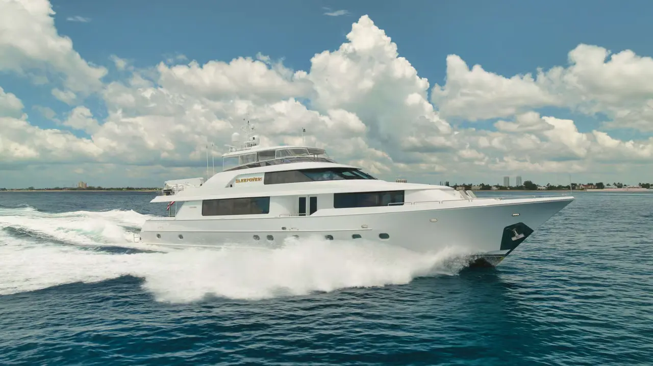 Charter Yacht SLEEPOVER