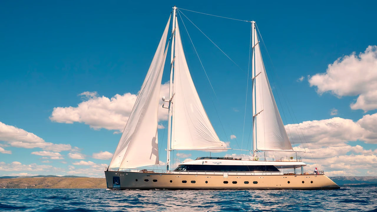 Charter Yacht MARALLURE