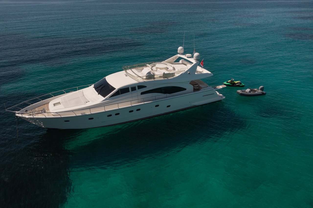 Charter Yacht SIMPLY BRILLIANT