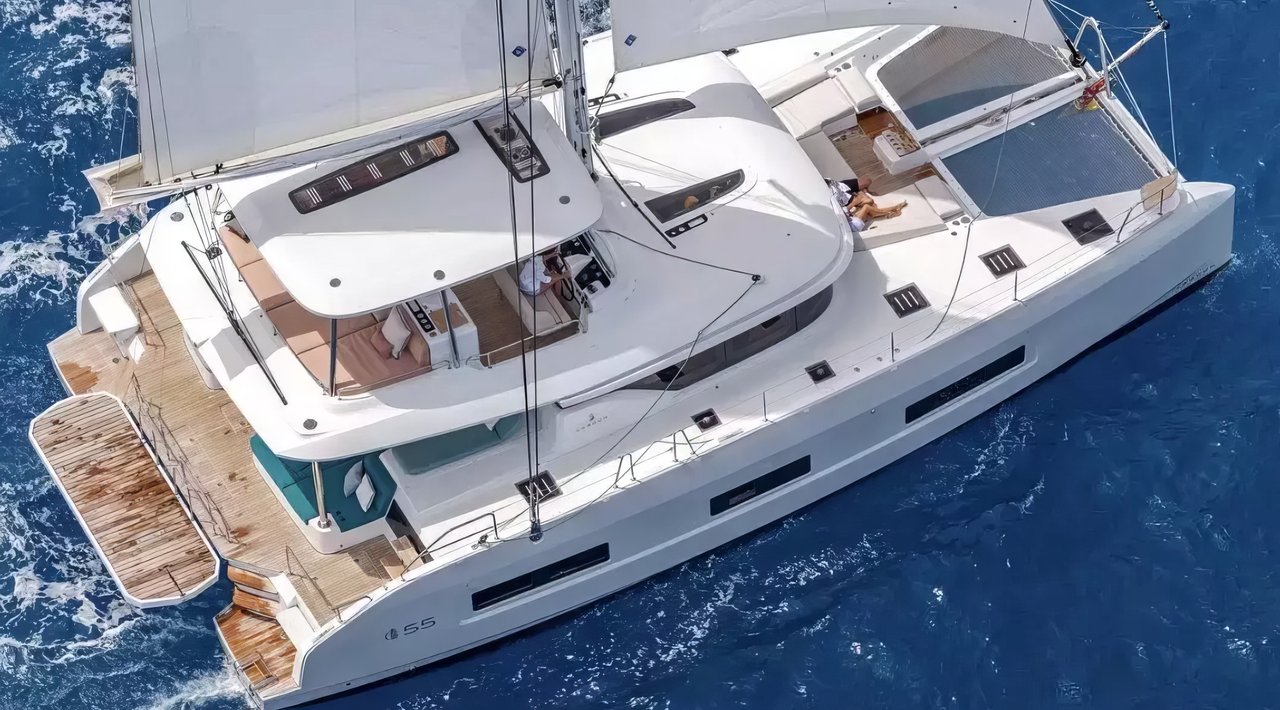 Charter Yacht NEW LAGOON 55