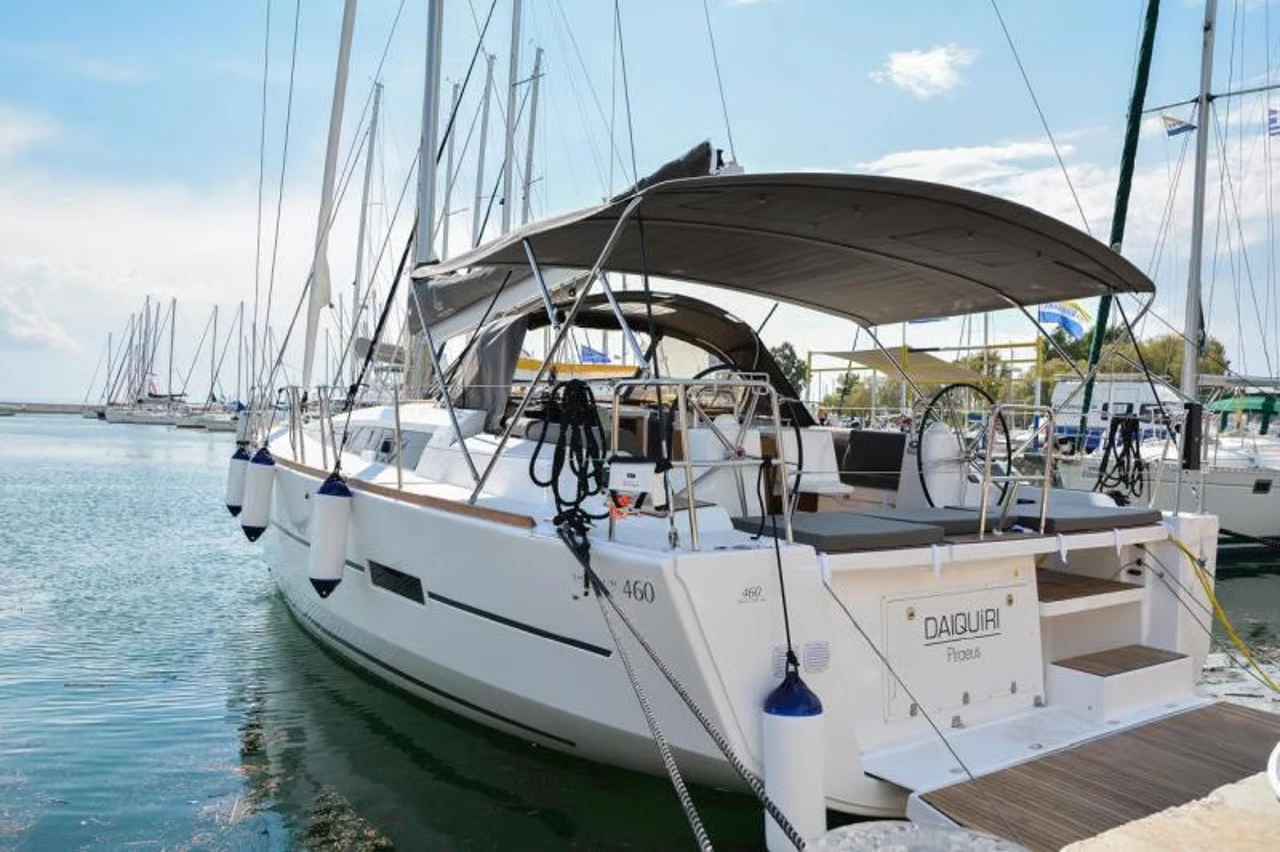Luxury Charter Yacht DAIQUIRI