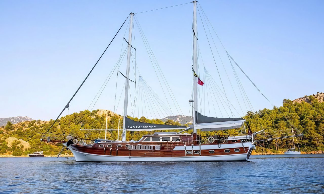Charter Yacht SANTA MARIA