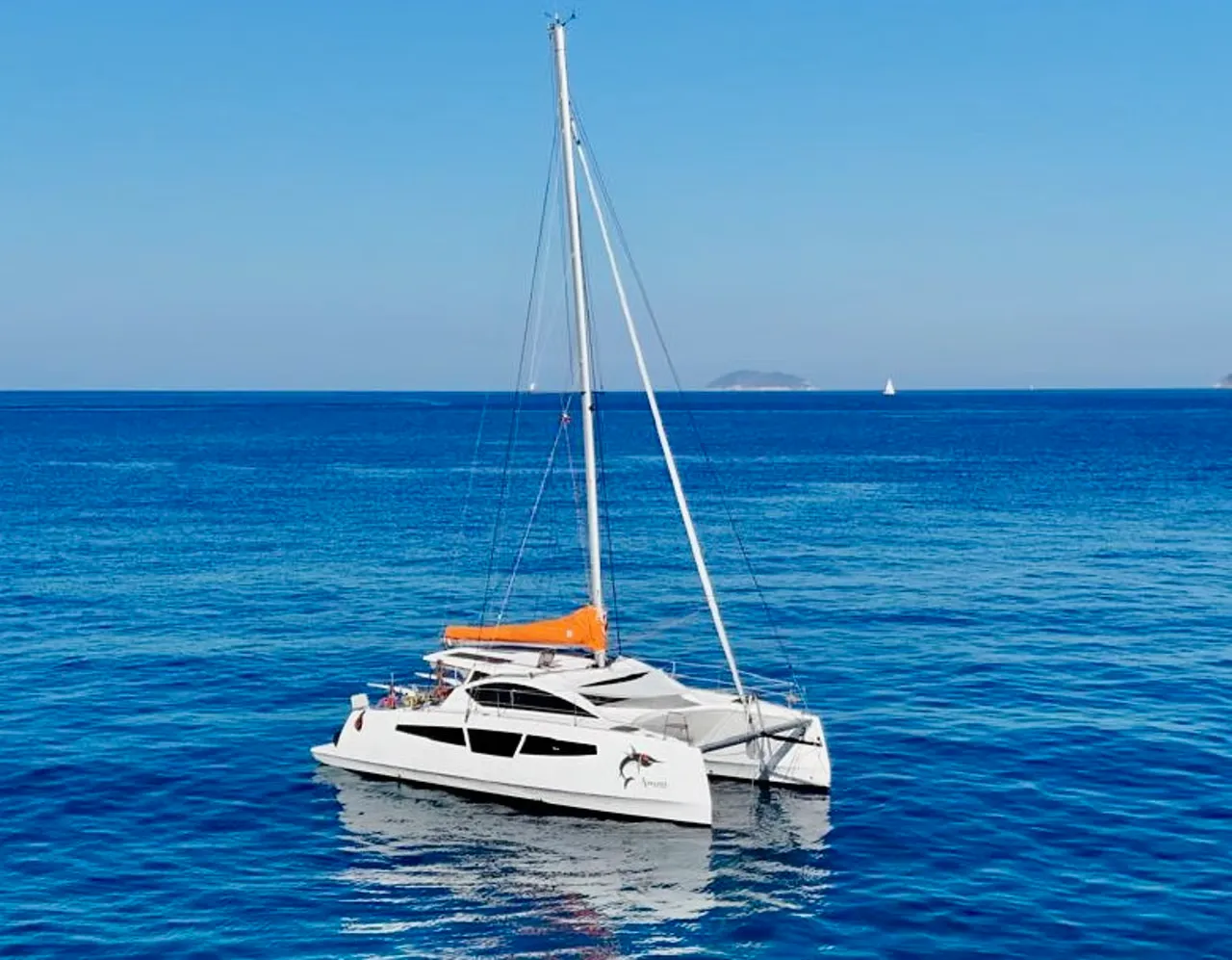 Charter Yacht AMUNI