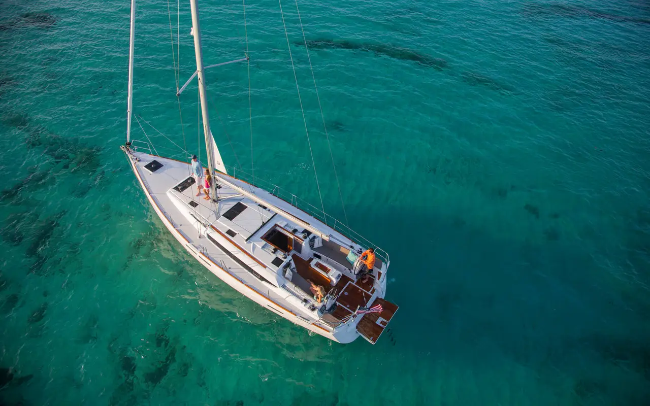 Charter Yacht HAPPY HIPPO