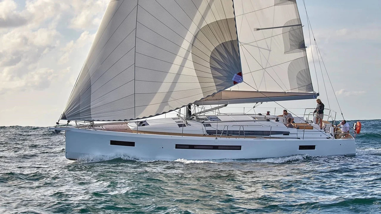 Charter Yacht KNOT