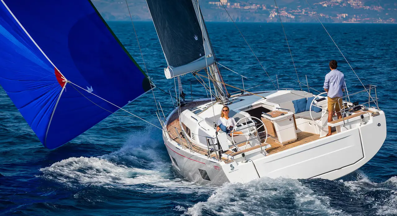 Charter Yacht LELLA BELLE