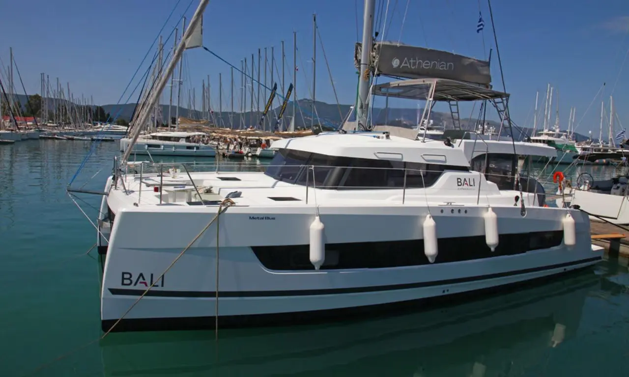 Charter Yacht METAL BLUE