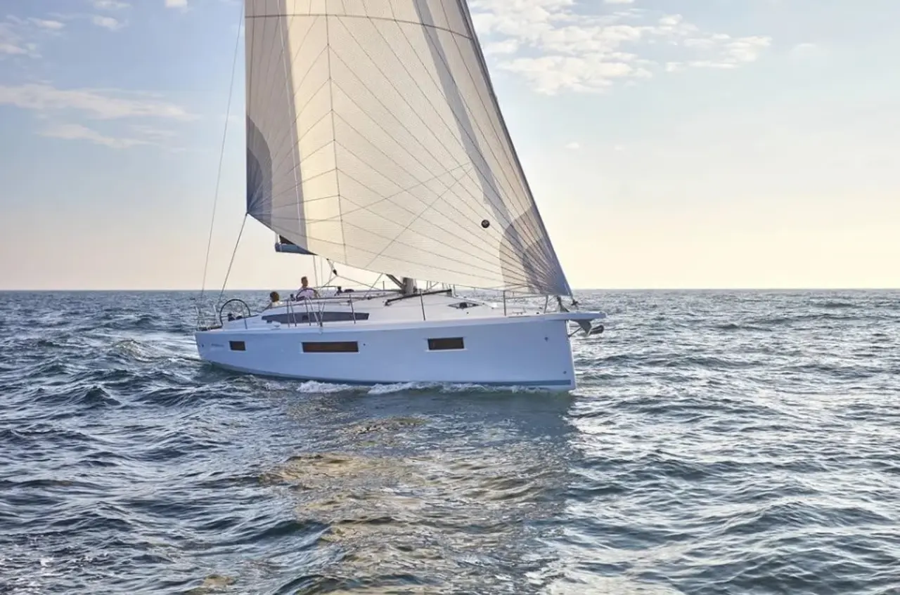 Charter Yacht PANGEO