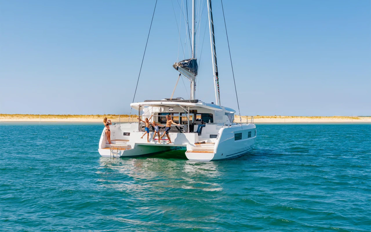 Charter Yacht PERGISOS
