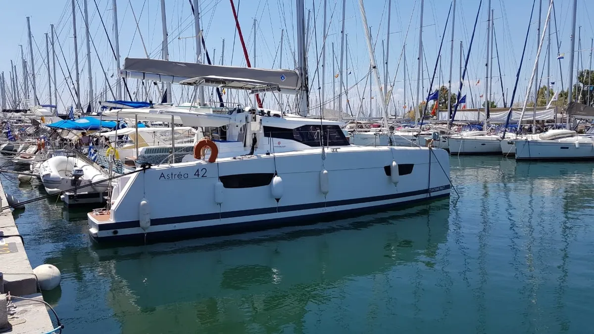 Charter Yacht SHANGRI-LA
