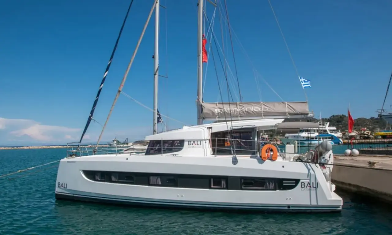 Charter Yacht SKIOUROS II