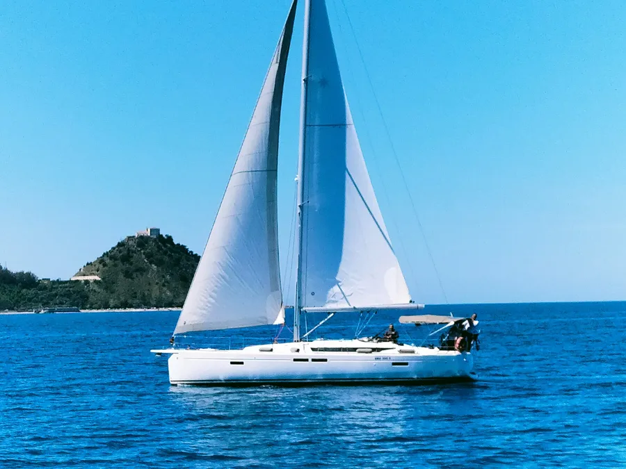 Charter Yacht TANQUERAY