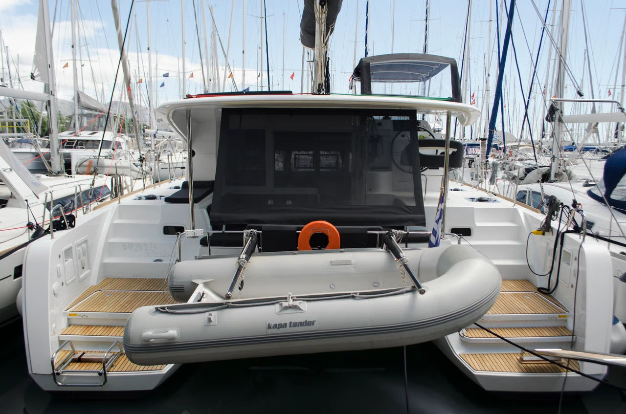 Charter Yacht VENUS
