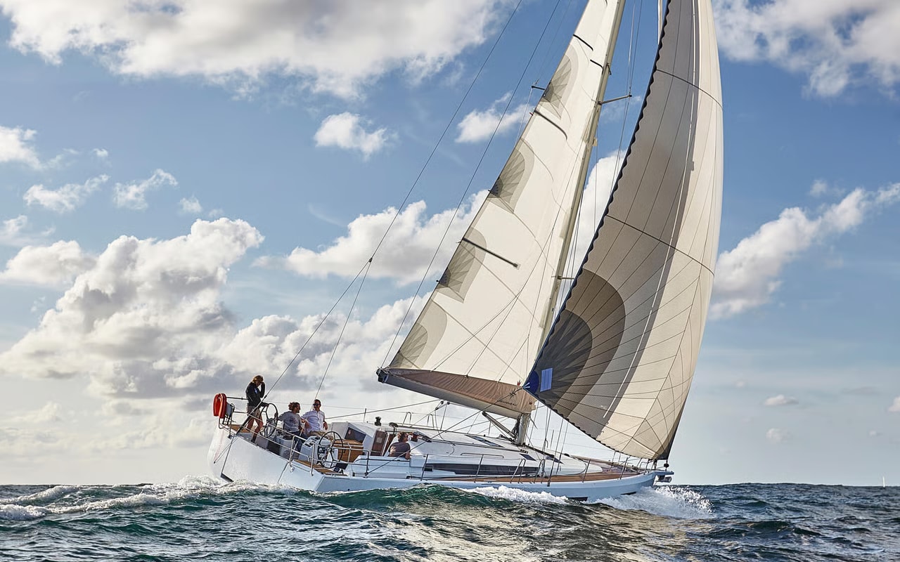 YADA Yacht Charter