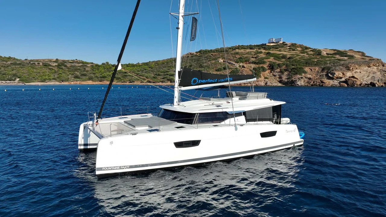 charter Yacht AQUARELLA