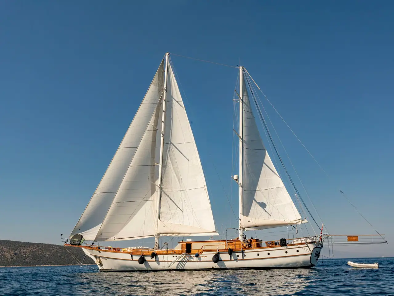 Charter Yacht Babylon