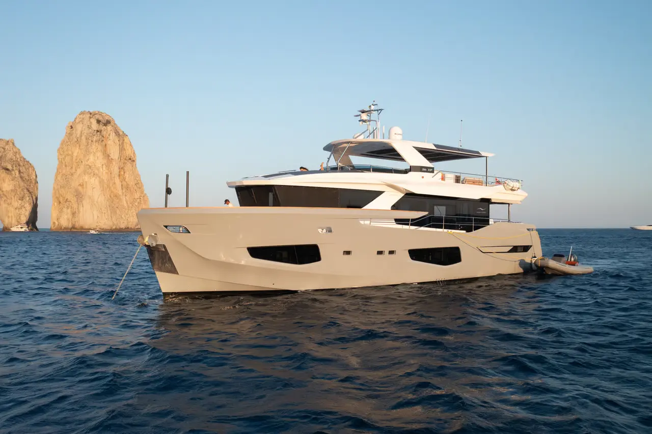 charter yacht KAMOKA