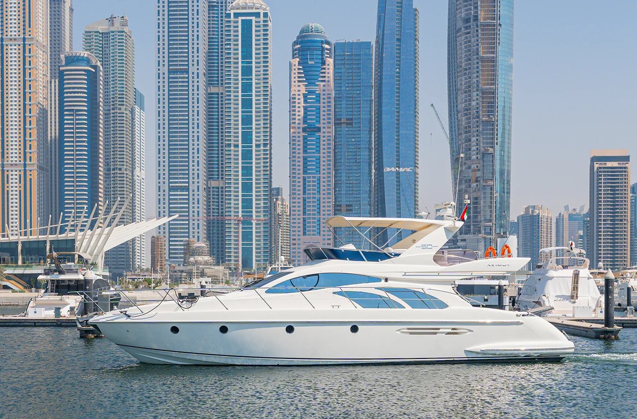 Charter Yacht LUNA