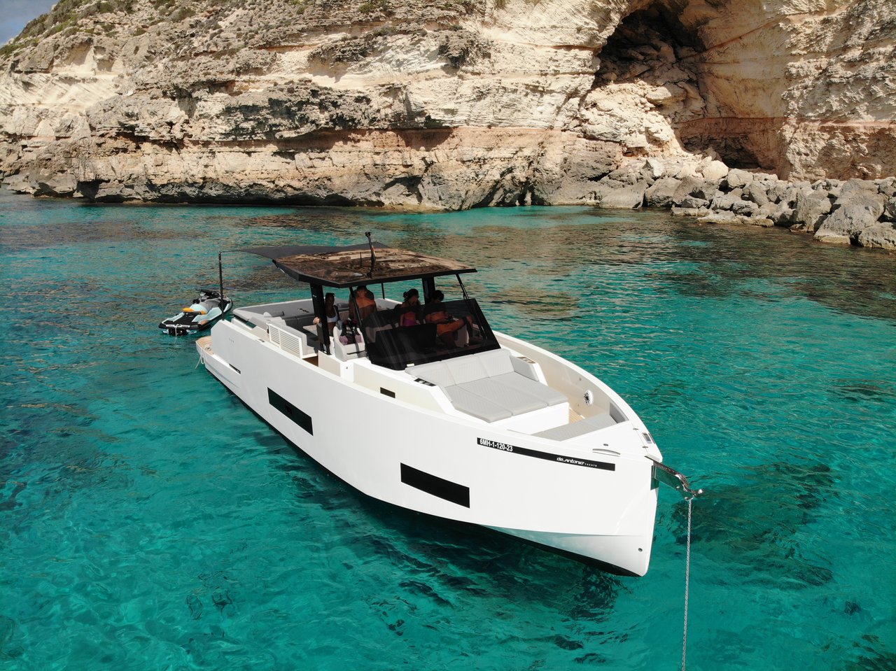 Charter Yacht TOT SUMA