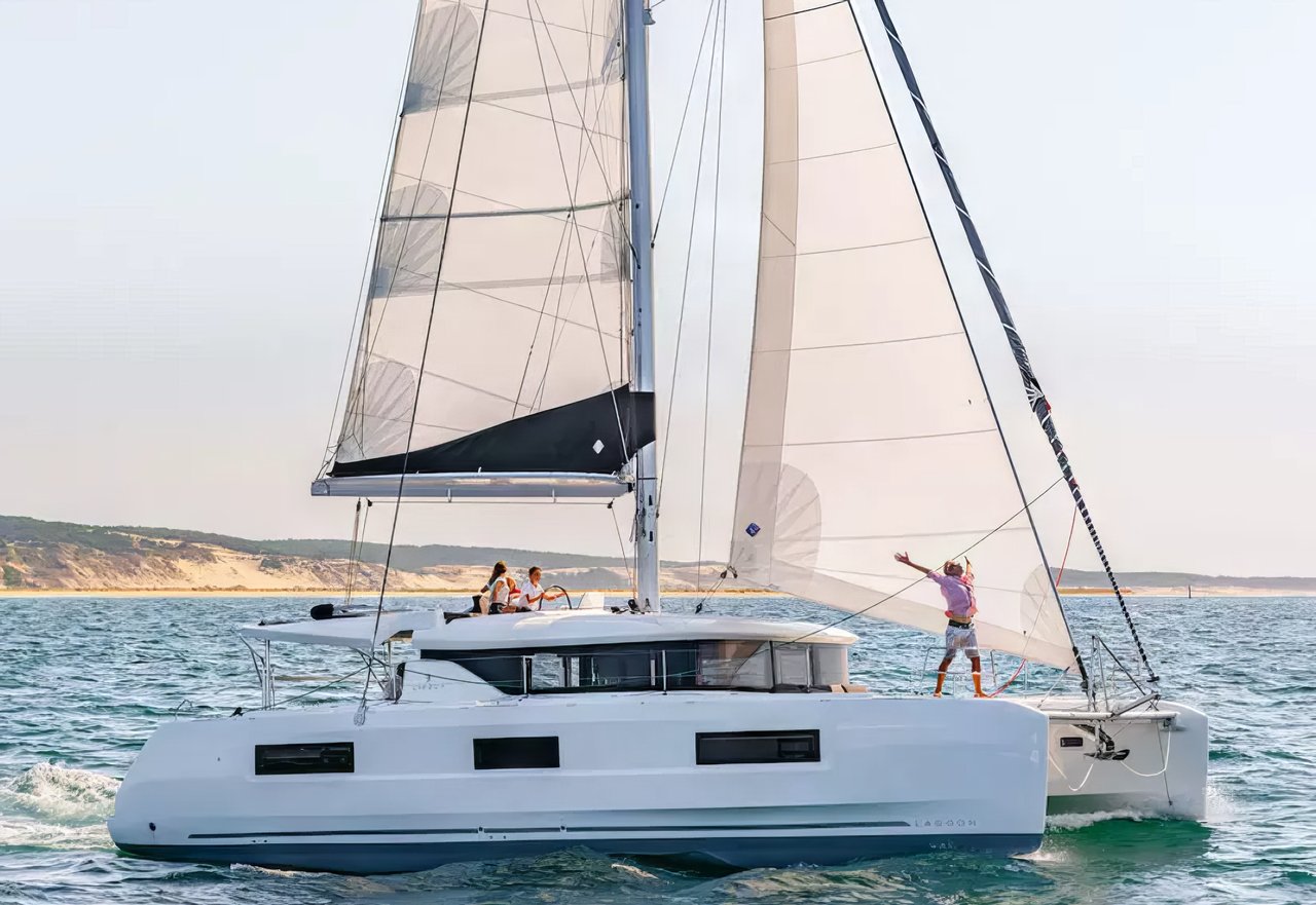 Charter Yacht ARCHÉ II