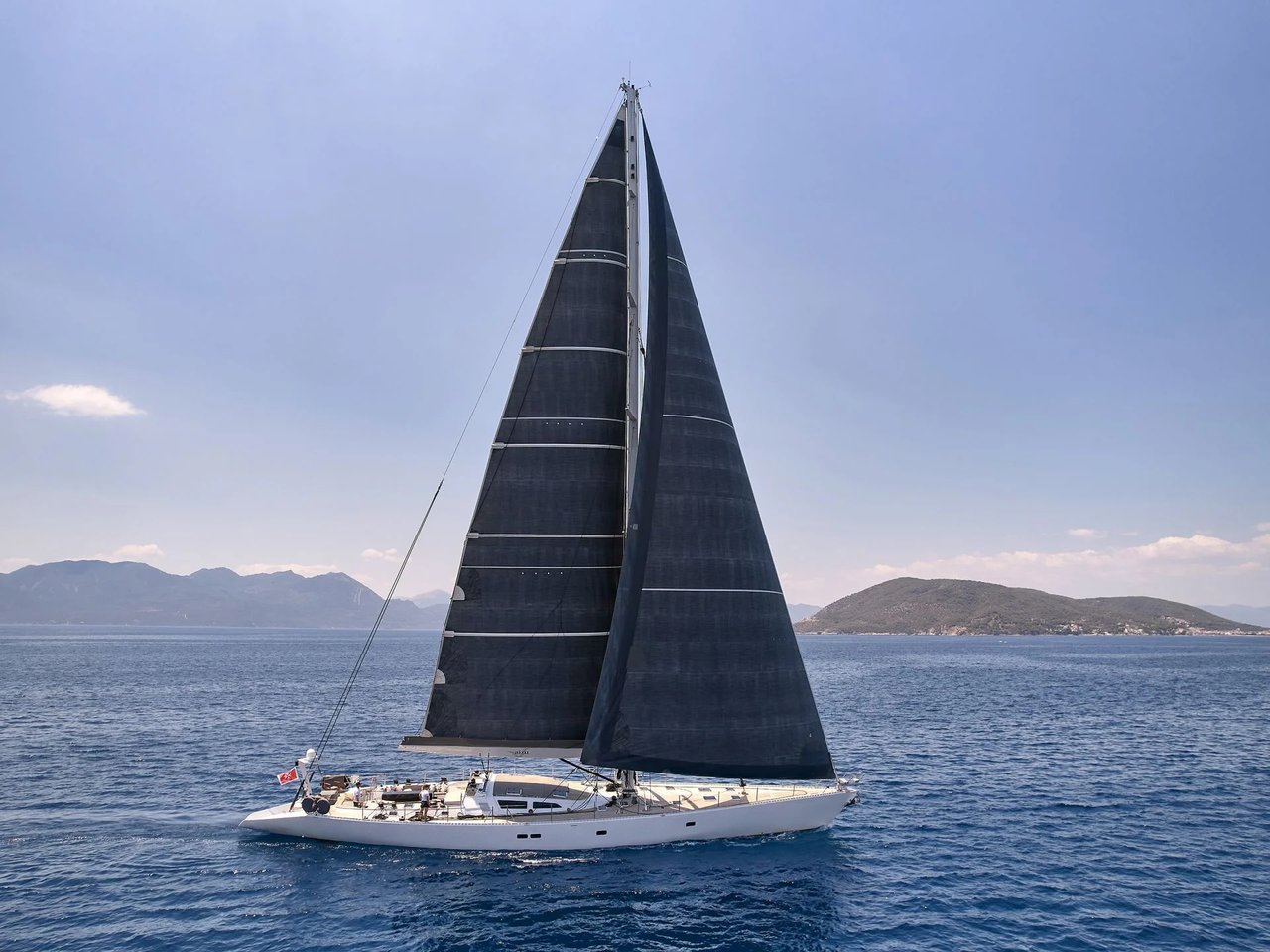 Charter Yacht AIZU