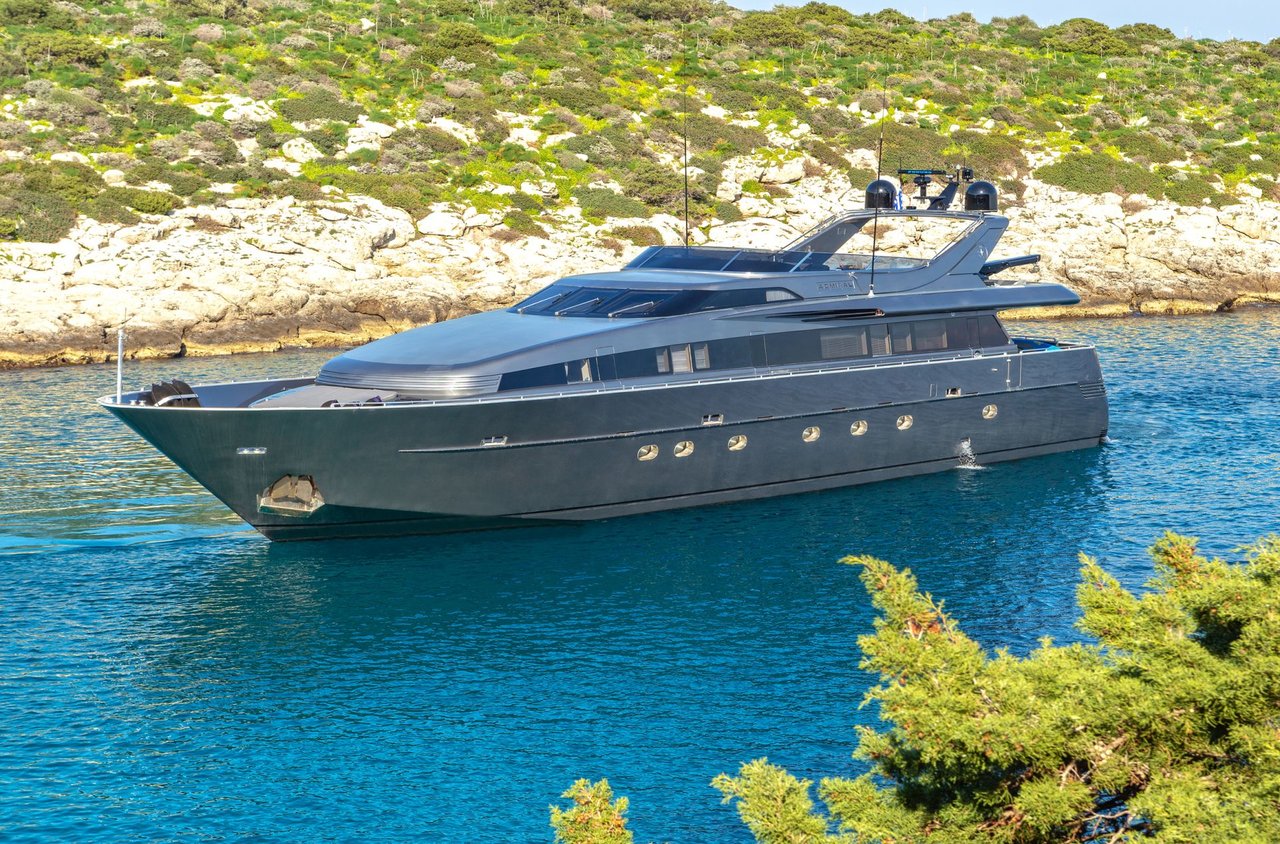 Charter Yacht SUMMER FUN