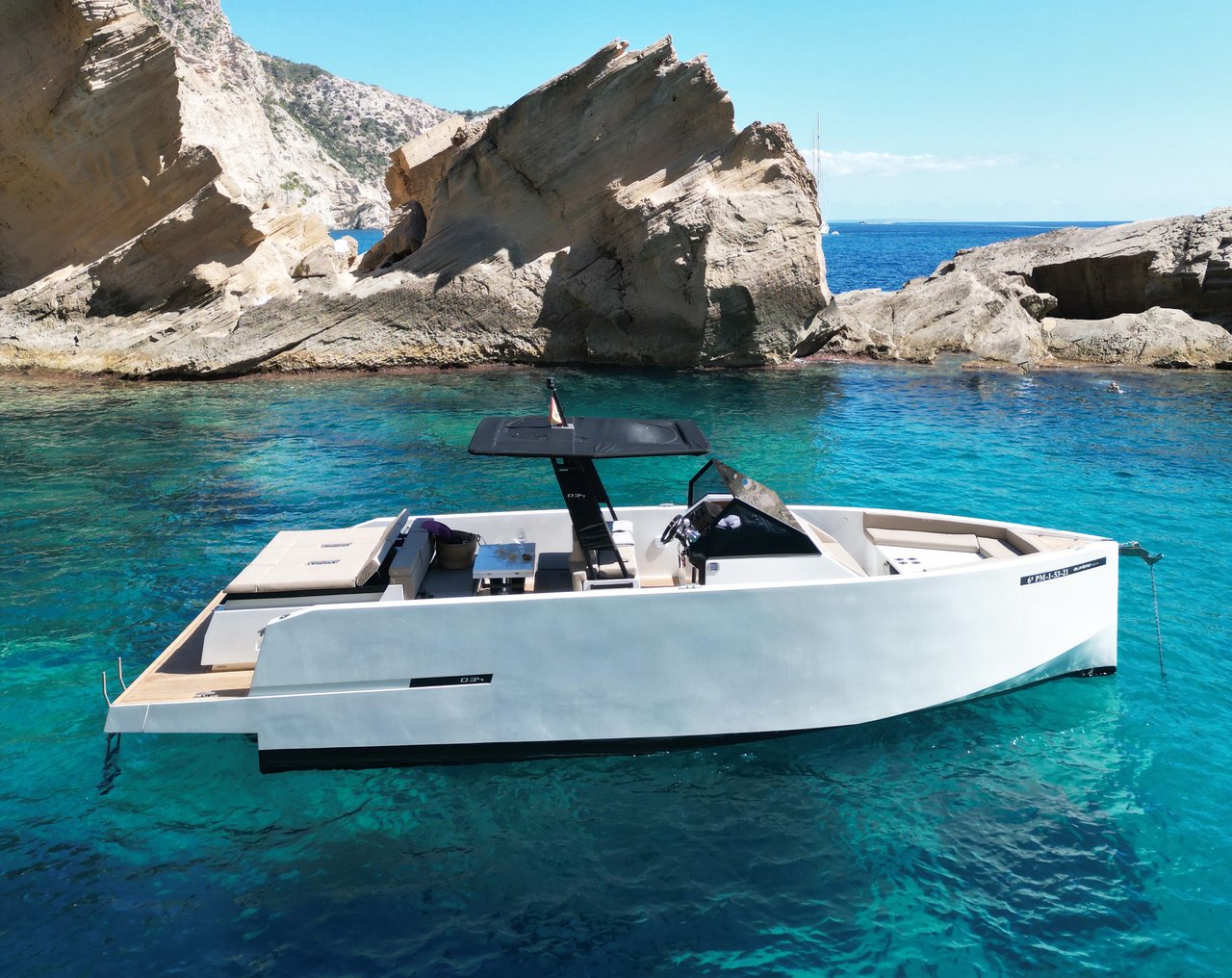 Charter Yacht GOGGA