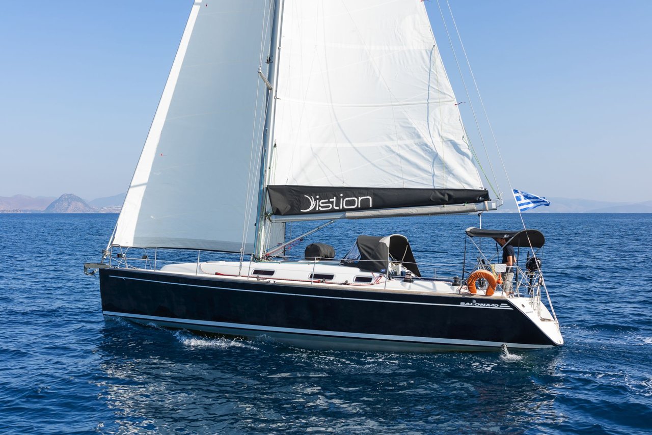 VIRA Yacht Charter