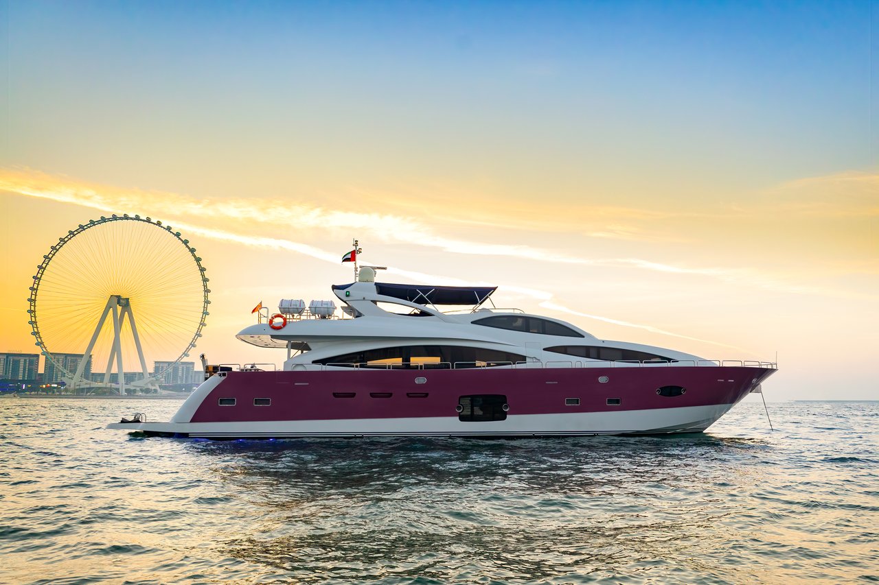 Charter Yacht KONA