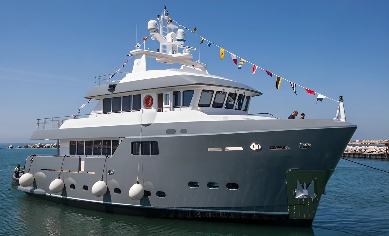 charter yacht GraNil