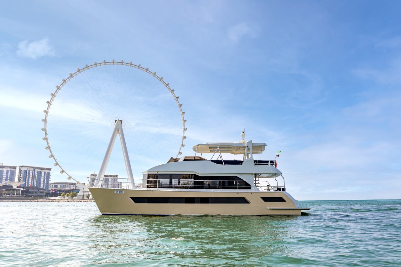 Charter Yacht EXPLORA