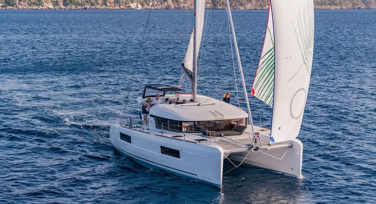 Charter Yacht KORALIA