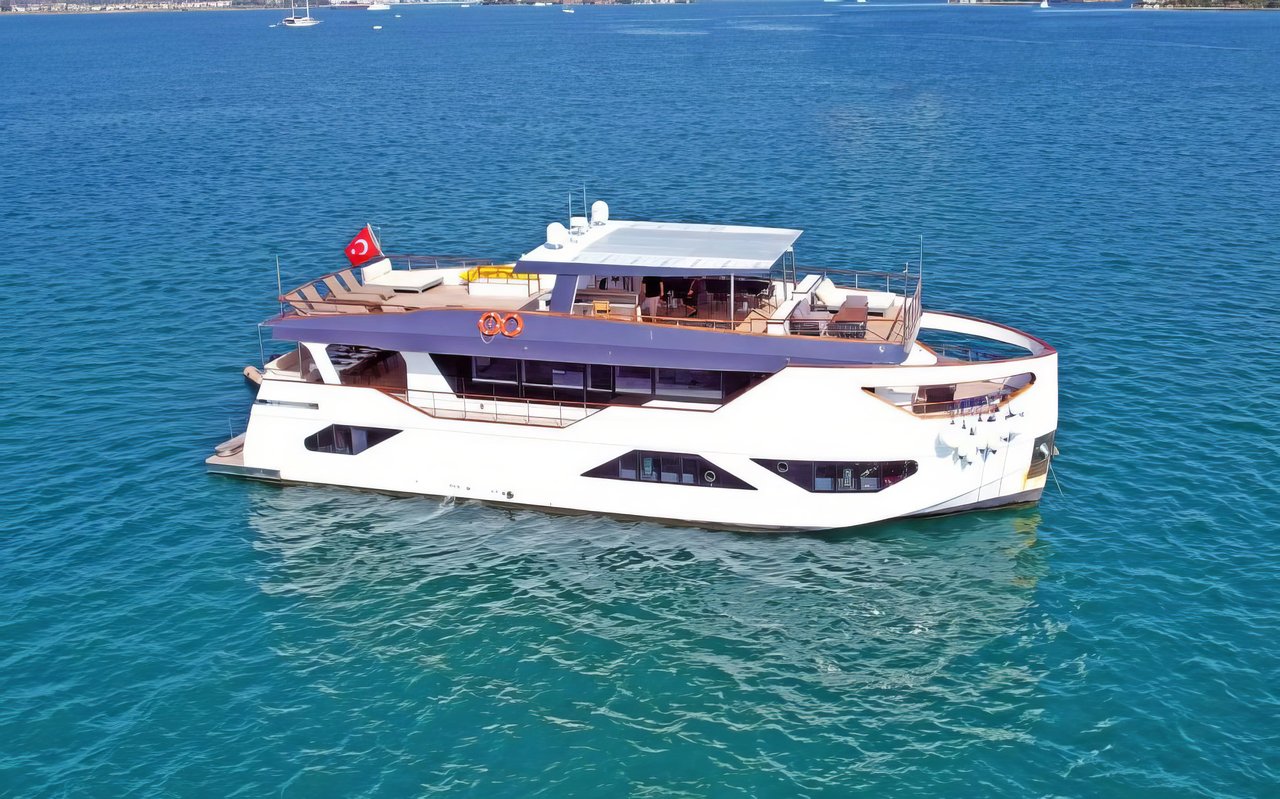 Charter Yacht NAYK 3